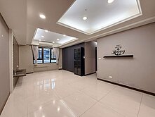 青埔高鐵A18站前超高CP值精美大四房+車