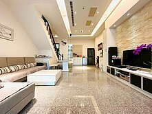 大里｜中山✖️益民商圈大面寬絕美雙車透店🚗🚙