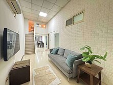 新店捷運旁  2+1房-電梯 一樓 使用坪數大