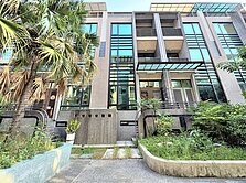 宗大頂美靜巷．愜意綠意中庭．明亮雙車別墅