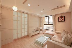 🚈輕軌站旁🌳農16公園🎀二房車位🪟衛浴開窗