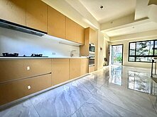 屋主誠售💯漢神百貨旁 全新未住 美美大別墅💯