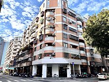 西屯逢甲超優質三面臨路角店