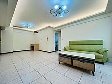 近文山特區中樓層邊間採光通風三房平車