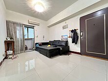 礁溪雙面採光溫泉房。宜蘭縣立礁溪國民中學