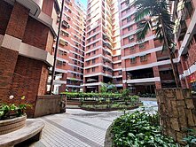 「鳳山捷運旁｜高樓景觀整新三房＋車位」