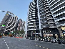 小港港和國小優質一樓店面+夾層