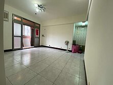 A9低總價｜家樂福商圈【買家樂】大坪數公寓｜四房車