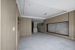 水湳核心門面臨路電梯別墅｜全新精裝大地坪四車位豪停