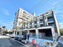草屯南開大學全新臨路大地坪電梯別墅別墅