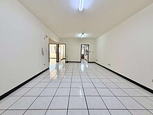 大里崇光國小旁正大明商圈大空間三房