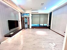 六年沒釋出！出門就是逢甲！輕屋齡雙車美別墅！