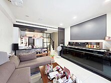 墅好靚｜輕屋齡亮麗溫馨別墅《屋況漂亮、電車友善》