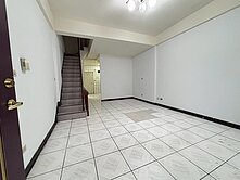 市區前庭後院透天別墅