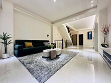 全新落成質感裝潢電梯別墅｜邊間採光雙車三代同堂首選