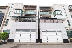 豪華三角窗大地坪~電梯透天別墅~董事長的家