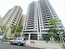 高雄大學特區#全誠{遠見峰悅}三房平車#陽台進出