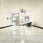 龍潭市中心稀有雙學區邊間花園別墅