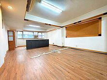 北車站前低總辦公