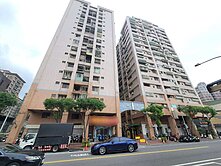 藝文區正寶慶路三角窗1-2樓大店面~面寬11米~