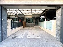 大里十九甲輕屋齡｜電梯別墅｜立新學區