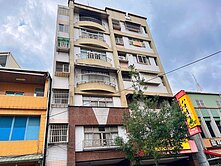 礁溪市中心超低公設7.1%一層一戶三面採光有溫泉