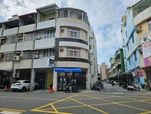金獅湖鼎金商圈翻新收租六套房邊間角窗透天店面