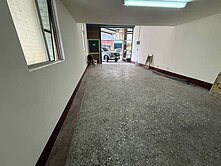 德賢商圈公寓三角窗店面（後面有增建）