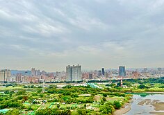 鋼骨自慢藏高樓絕美層峰露台四房雙主臥坡平車