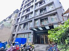 楠梓台積電德賢商圈菁英會館 (雄三)兩面採光大套房