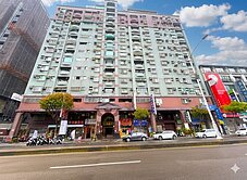 近R16左營高鐵面新光國小陽台進出大四房車位已租