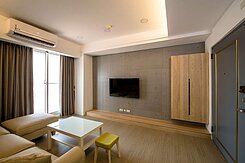 鼎山家樂福精美大兩房(近輕軌)