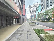 忠孝復興站SOGO商圈鑽石店霸