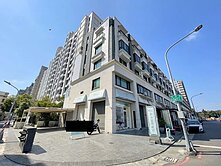 近巨蛋/高鐵/左營大路大地坪邊間金店面可停多車