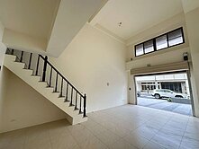 挑高就是霸氣！買一樓賺兩樓空間，甘泉寺旁創業首選！