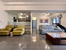 時代英倫大廈｜正十一期商圈｜大三房平車