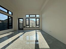 全新電梯別墅附鋼骨廠房可做企業總部前院多車位