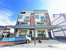 全新百萬裝潢｜臨路超大面寬雙車電梯別墅