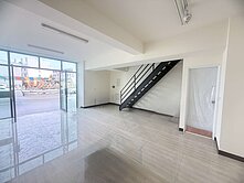 仁武八卦公園函宇水悅店面/5平車