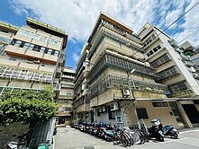 ❤️四號公園華國次頂樓漂亮三房❤️住商房屋邱惠雯