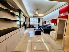 香哥專任巨星生活家發財8樓4房車位