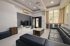 三車位邊間孝親房輕屋齡近交流道8米路寬美透天