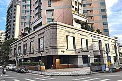 崇德鋼骨整層商辦挑高5米★一樓獨立門戶★有廣告牆