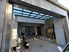 【大地坪大陽台｜透天電梯別墅｜間間大套房】