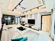 農十六.凹子底｜龍華國小.輕軌｜高樓層三房+車位