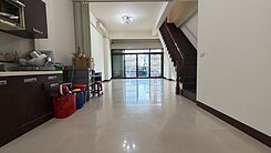 鳳山大寮捷運線旁｜臨路方正透天店面