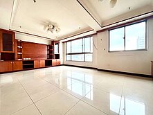 專簽💕永順國小旁室內32坪三房平車💕下樓即公園