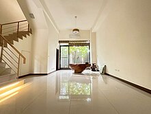 南區中山醫朝南面公園大面寬電梯別墅