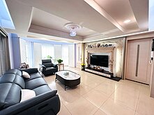 亞灣31期唯一低樓層景觀豪宅+平車