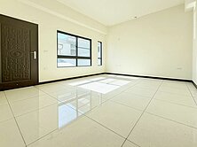 住商小高｜微笑城市．低總價全新車庫透天